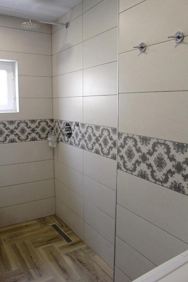 Apartamenti 2v1 - Myslym Shyri Tirana Esterno foto