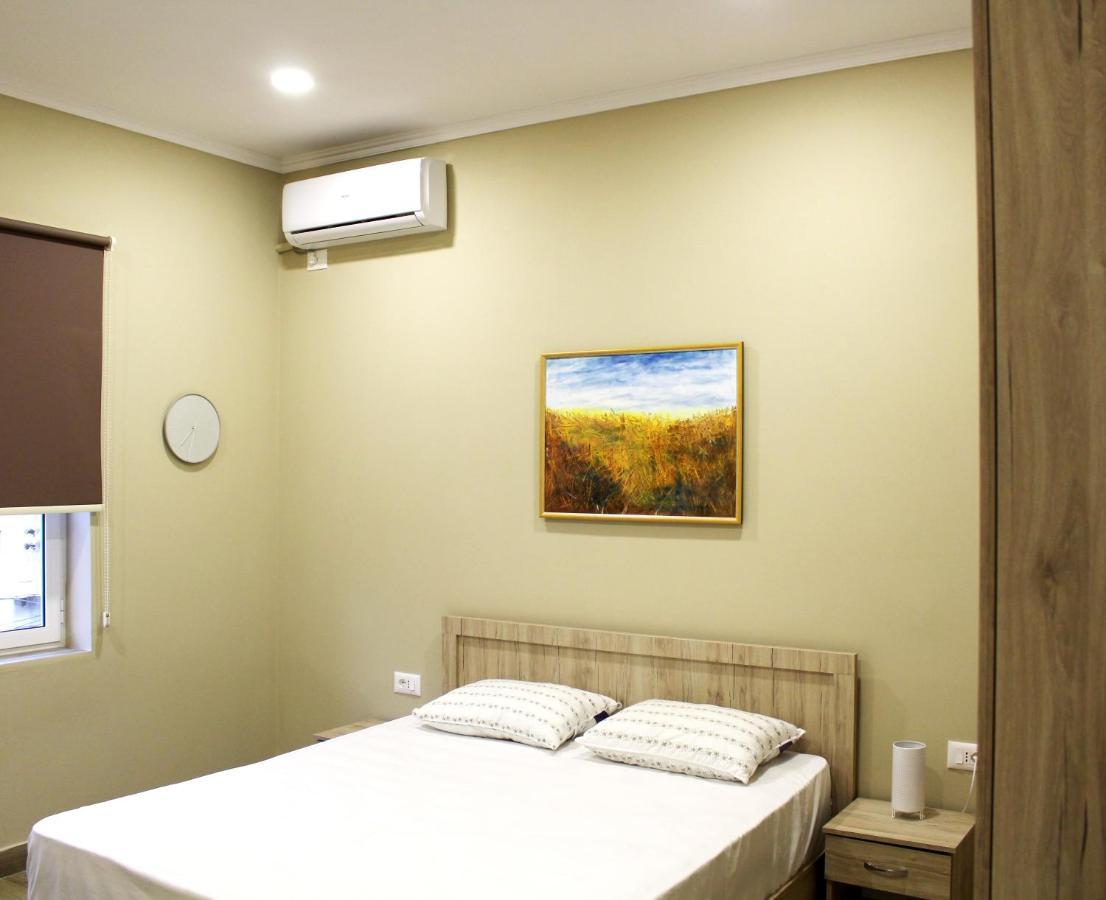 Apartamenti 2v1 - Myslym Shyri Tirana Esterno foto
